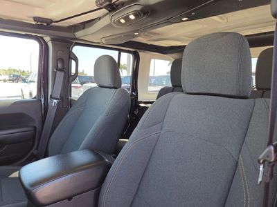 2024 Jeep Wrangler - Photo 21