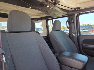 2024 Jeep Wrangler - Photo 11