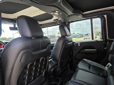 2023 Jeep Gladiator - Photo 18