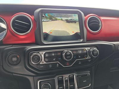 2023 Jeep Gladiator - Photo 29