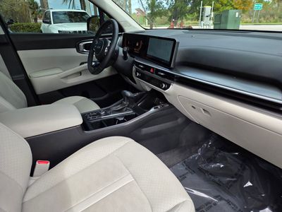 2025 Kia Sorento - Photo 9