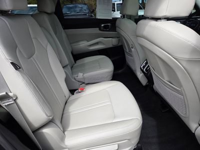 2025 Kia Sorento - Photo 13