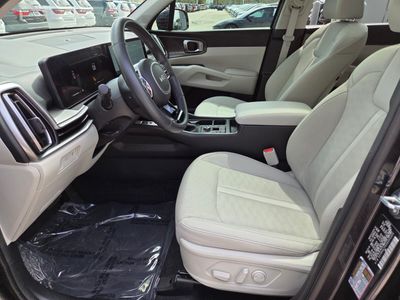 2025 Kia Sorento - Photo 25