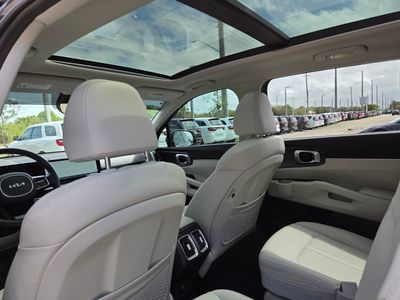 2025 Kia Sorento - Photo 21