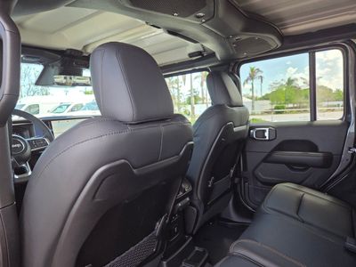 2026 Jeep Wrangler - Photo 9
