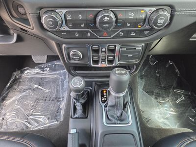2026 Jeep Wrangler - Photo 15