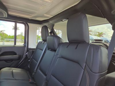 2026 Jeep Wrangler - Photo 7
