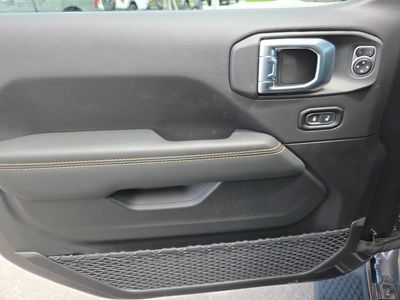 2026 Jeep Wrangler - Photo 14