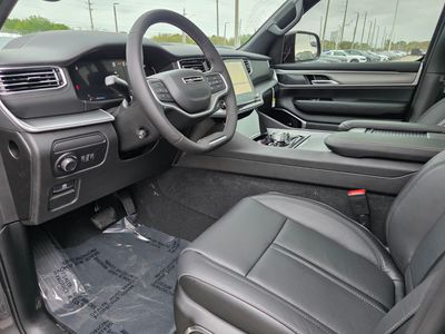 2026 Jeep Grand Wagoneer - Photo 15