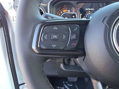 2026 Jeep Wrangler - Photo 18