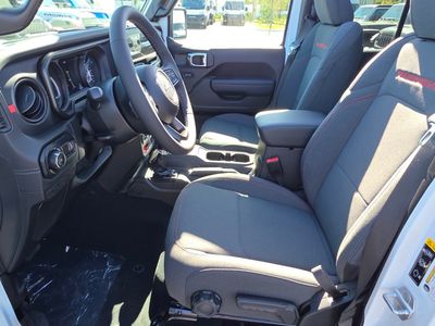 2026 Jeep Wrangler - Photo 13