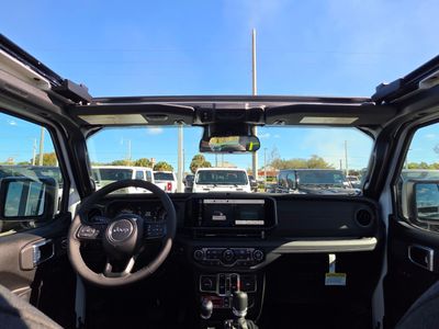2026 Jeep Wrangler - Photo 10