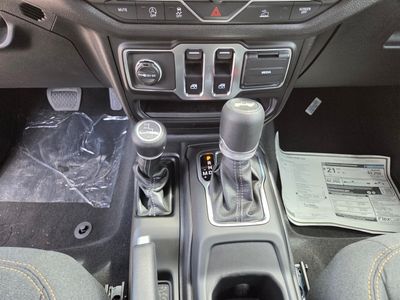 2026 Jeep Wrangler - Photo 16