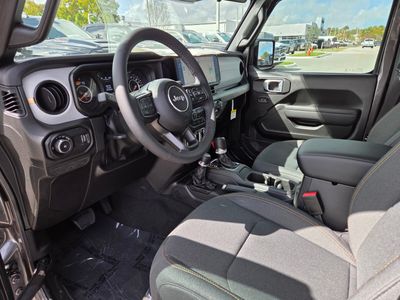 2026 Jeep Wrangler - Photo 14