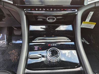 2026 Jeep Grand Cherokee - Photo 16