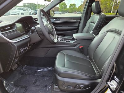 2026 Jeep Grand Cherokee - Photo 13