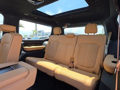 2026 Jeep Grand Wagoneer - Photo 7
