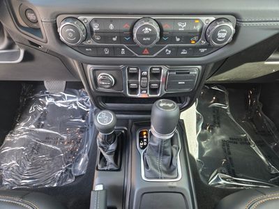 2026 Jeep Wrangler - Photo 15