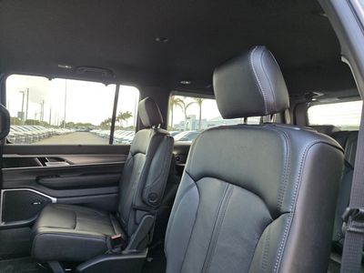 2026 Jeep Grand Wagoneer - Photo 8