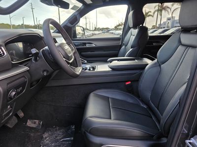 2026 Jeep Grand Wagoneer - Photo 13