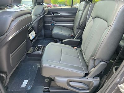 2026 Jeep Grand Wagoneer L - Photo 9