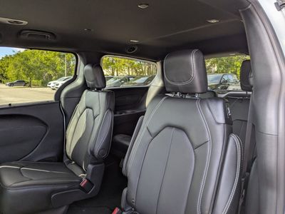 2026 Chrysler Pacifica — photo 8 view