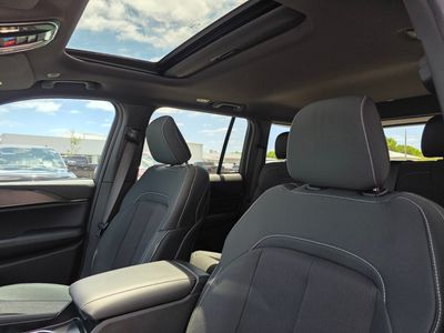 2026 Jeep Grand Cherokee - Photo 12