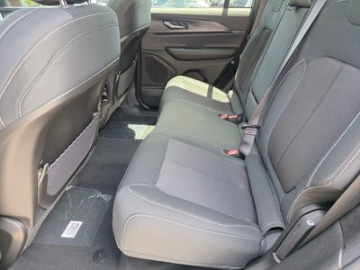 2026 Jeep Grand Cherokee - Photo 8
