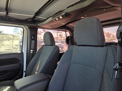 2026 Jeep Wrangler - Photo 12