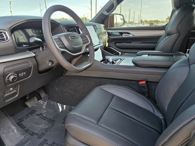 2026 Jeep Grand Wagoneer - Photo 14