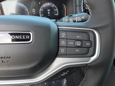 2026 Jeep Grand Wagoneer - Photo 19