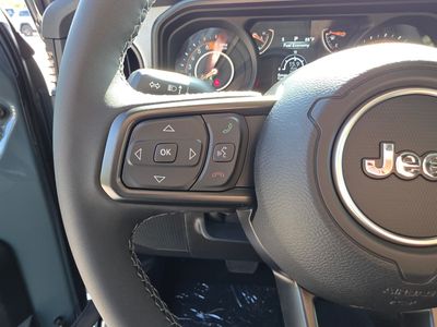 2026 Jeep Wrangler - Photo 18
