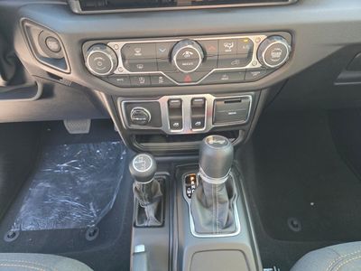 2026 Jeep Wrangler - Photo 15