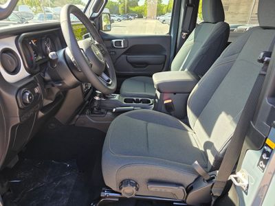 2026 Jeep Wrangler - Photo 13