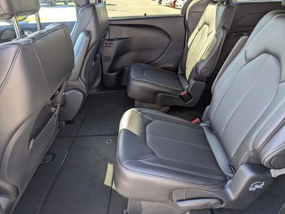 2026 Chrysler Pacifica — photo 9 view