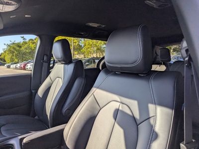 2026 Chrysler Pacifica — photo 12 view