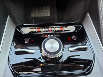 2026 Jeep Grand Wagoneer - Photo 17