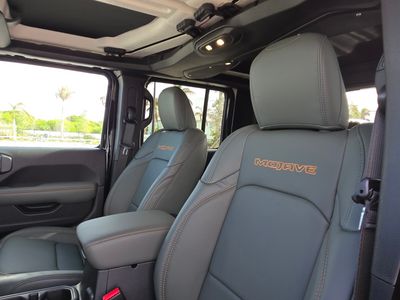 2026 Jeep Gladiator - Photo 11