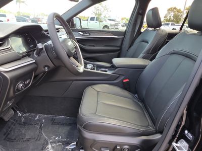 2026 Jeep Grand Cherokee - Photo 13