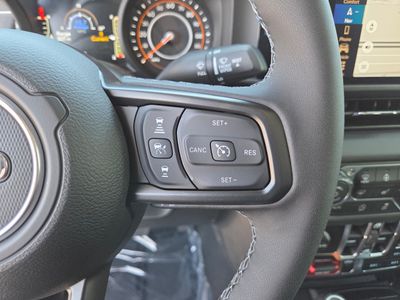 2026 Jeep Gladiator - Photo 18