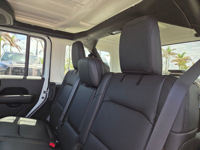 2026 Jeep Wrangler - Photo 7