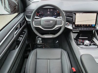 2026 Jeep Grand Wagoneer - Photo 12
