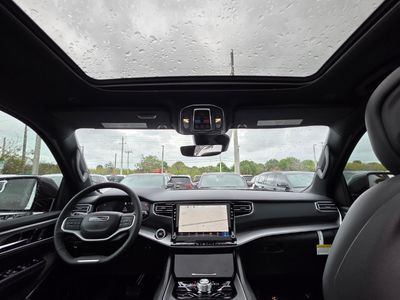 2026 Jeep Grand Wagoneer - Photo 11
