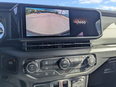 2026 Jeep Wrangler - Photo 18
