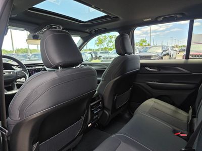 2026 Jeep Grand Cherokee - Photo 9