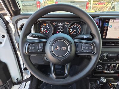 2026 Jeep Wrangler - Photo 17