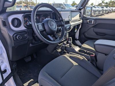 2026 Jeep Wrangler - Photo 13