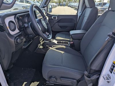 2026 Jeep Wrangler - Photo 12