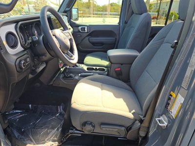 2026 Jeep Wrangler — photo 13 view