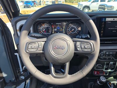 2026 Jeep Wrangler — photo 17 view
